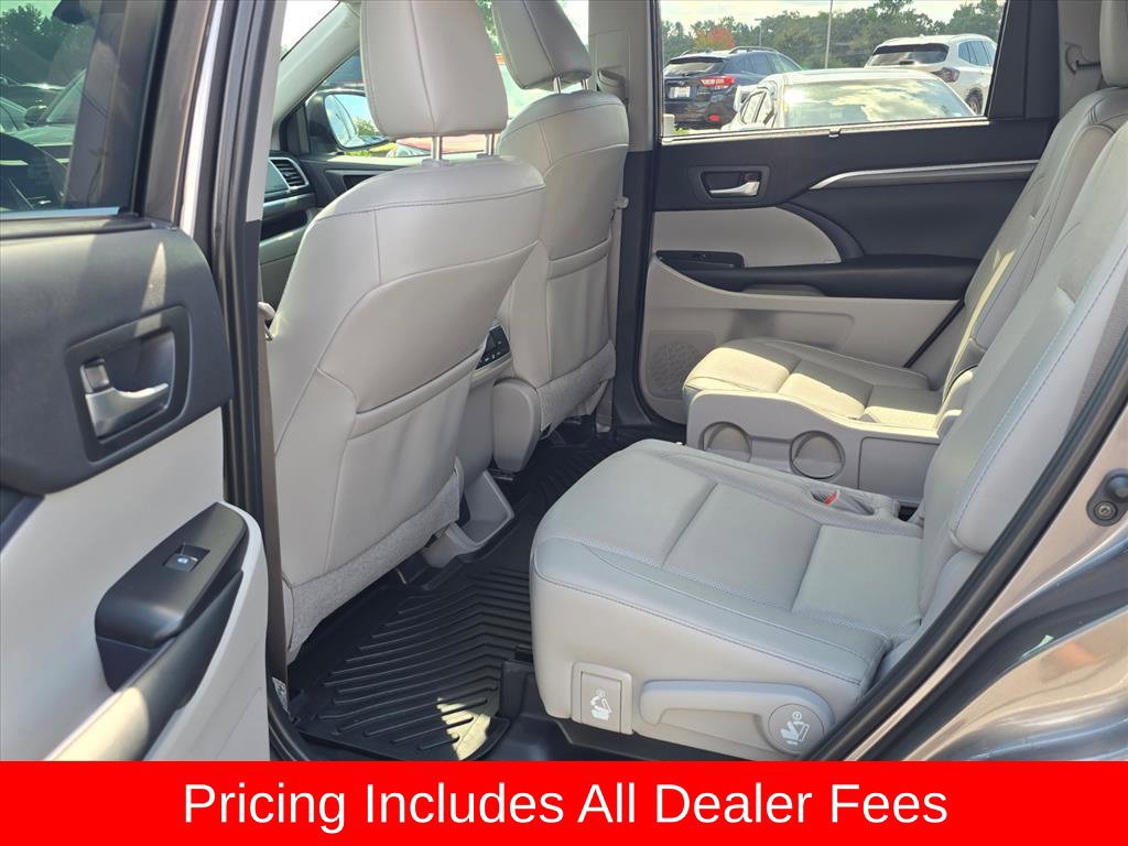 Used 2019 Toyota Highlander Limited AWD/4WD image 10