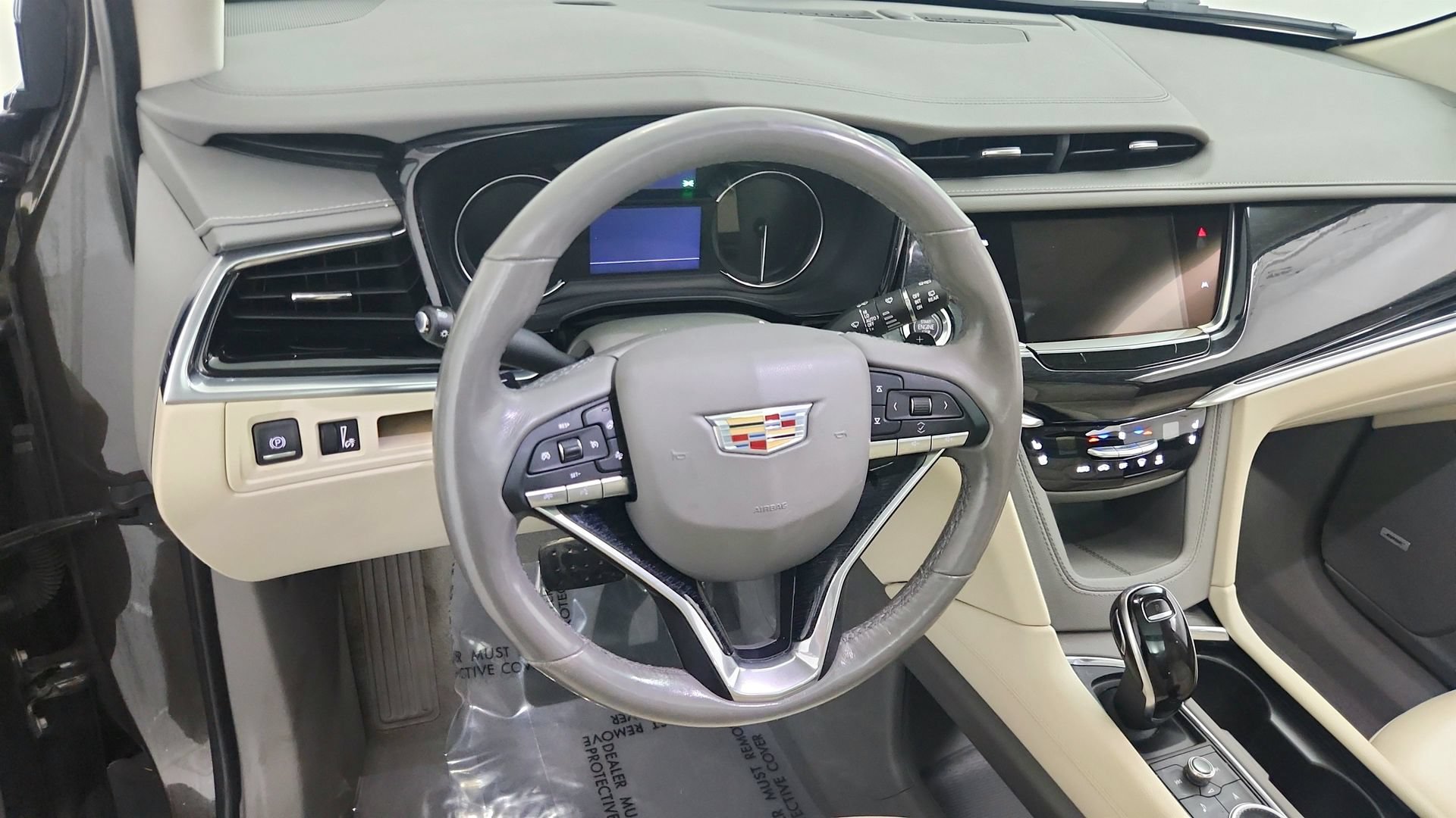 Certified 2020 Cadillac XT6 Premium Luxury FWD image 18