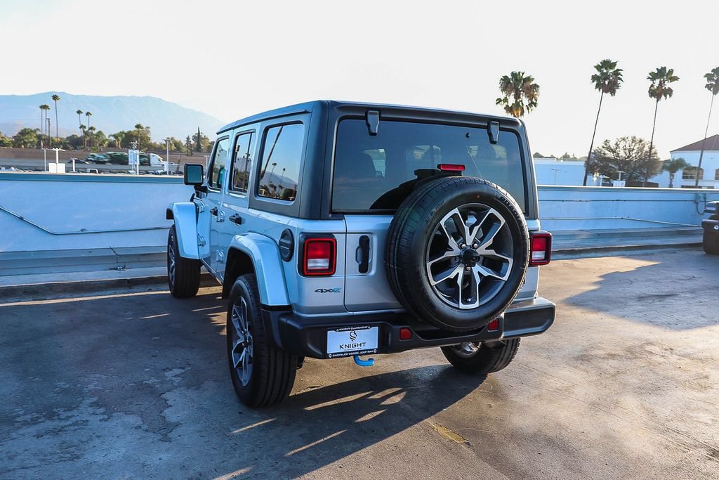 Used 2024 Jeep Wrangler Unlimited AWD/4WD image 7
