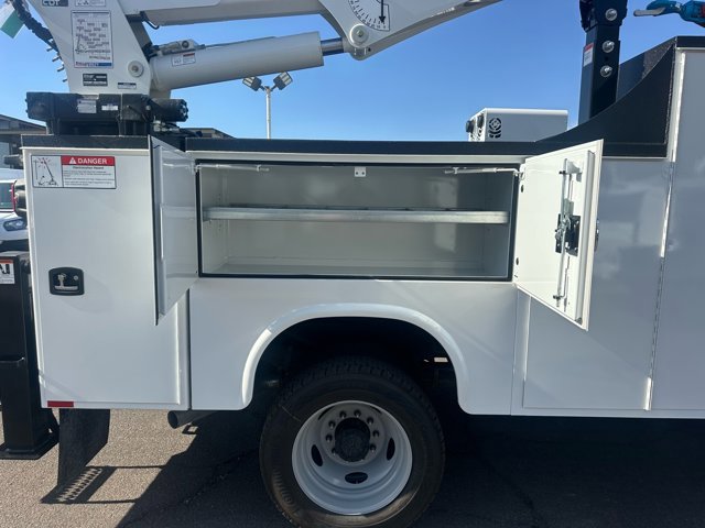 New 2024 Ford F550 4x4 Crew Cab Super Duty image 9