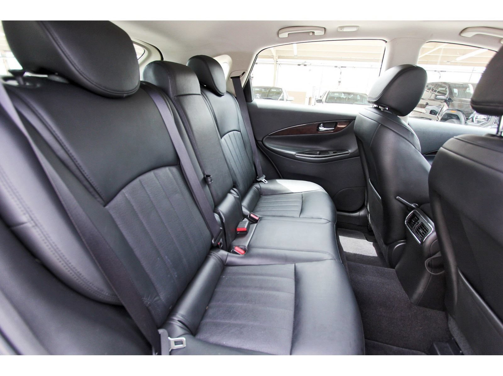 Used 2016 INFINITI QX50 AWD w/ Premium Plus Package image 31