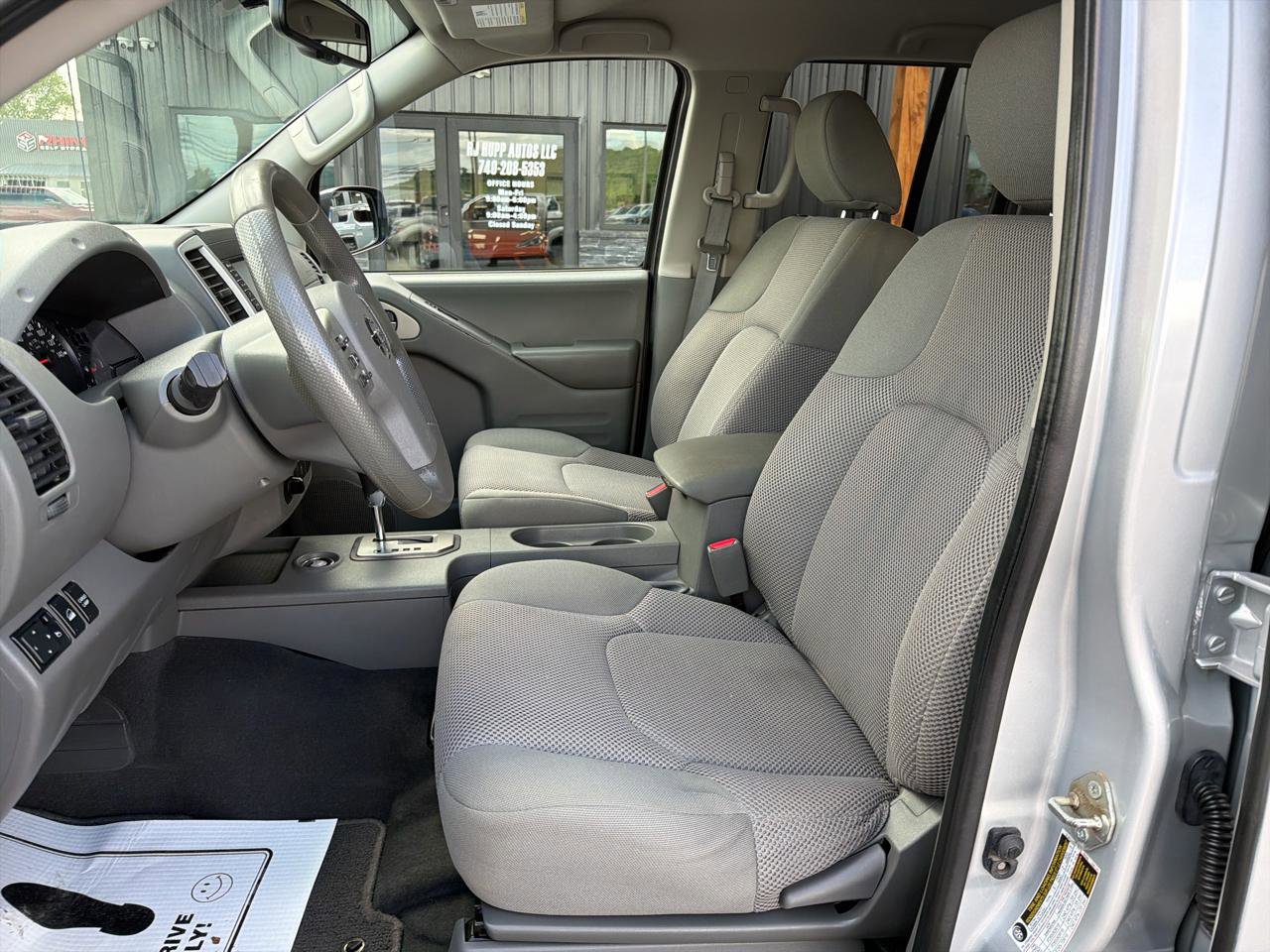 Used 2020 Nissan Frontier SV AWD/4WD image 9