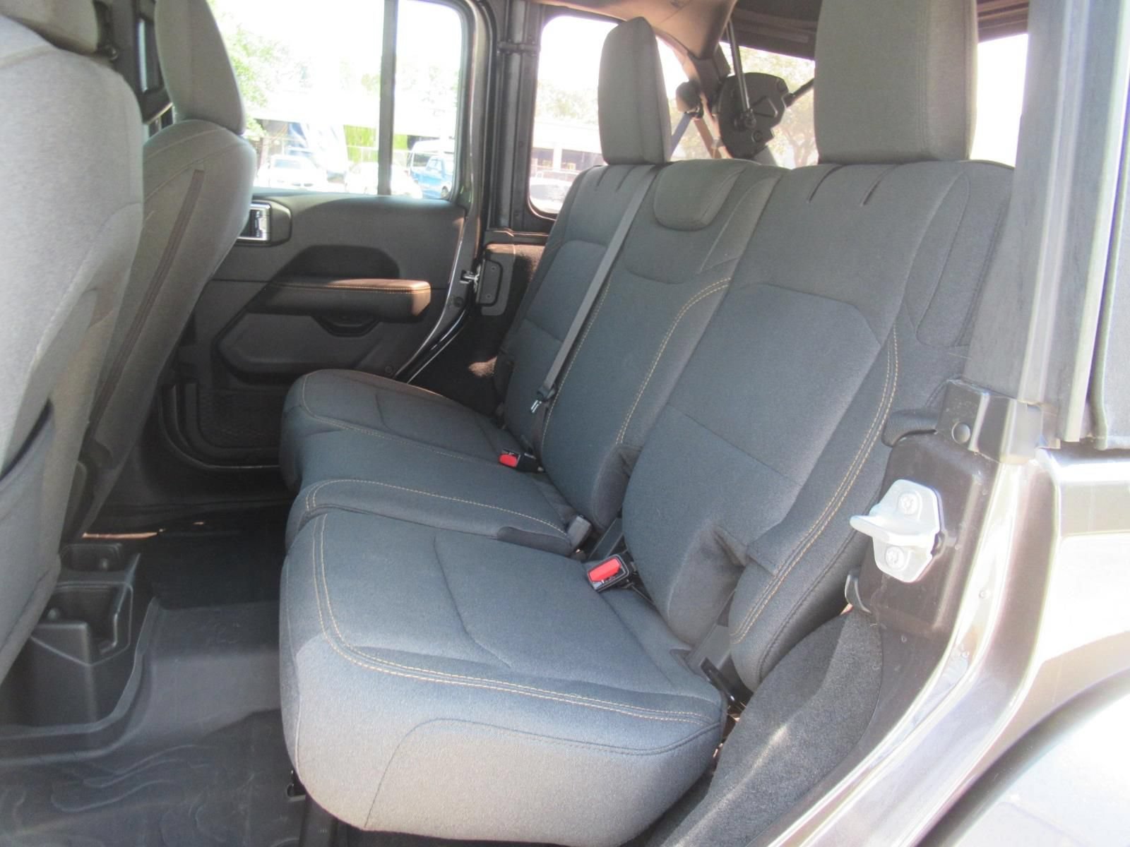 Certified 2024 Jeep Wrangler Unlimited Sahara w/ Safety Group AWD/4WD image 34