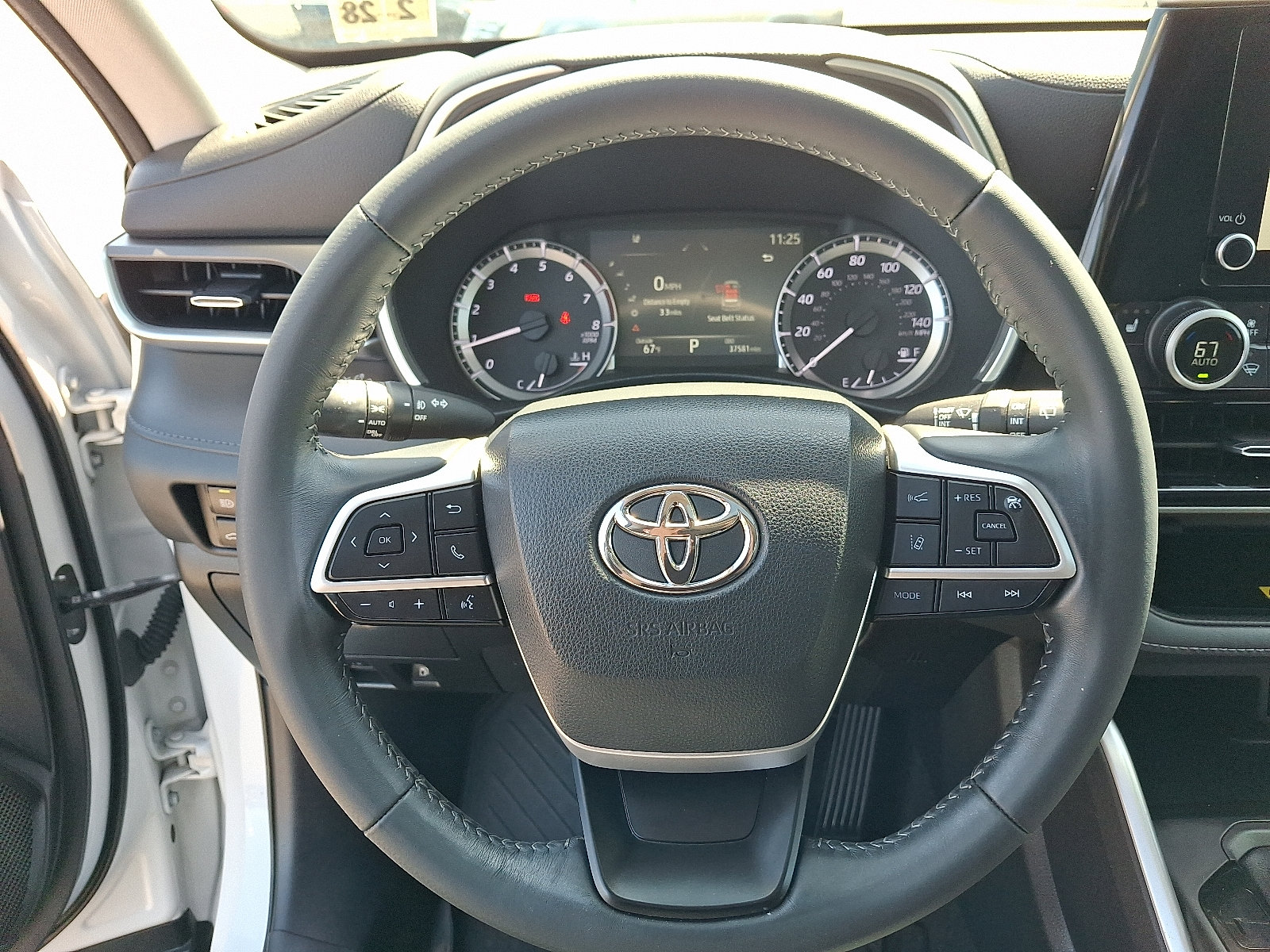 Used 2023 Toyota Highlander XLE w/ Protection Package #3 (TMS) AWD/4WD image 20