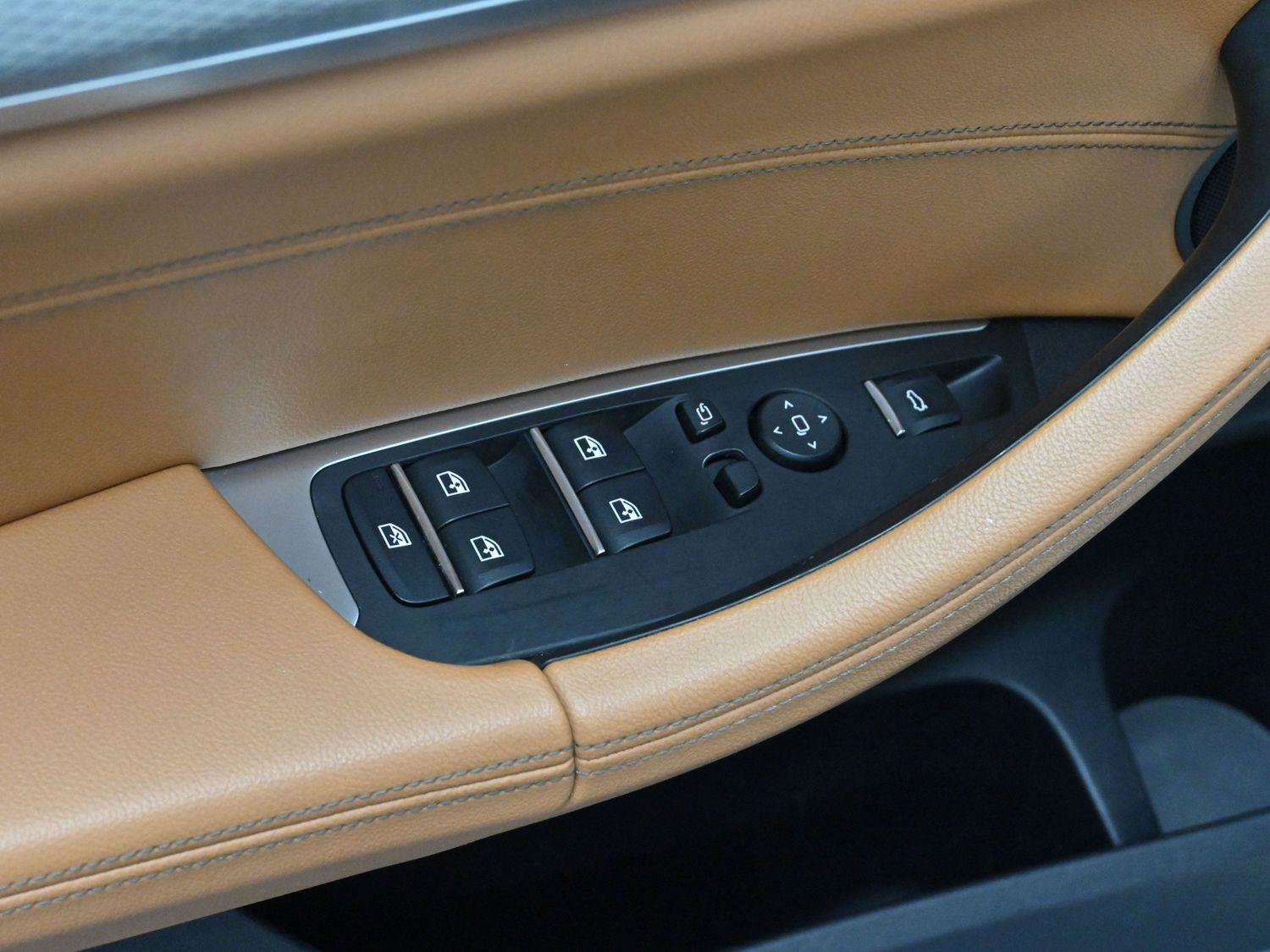 Used 2018 BMW X3 M40i image 11