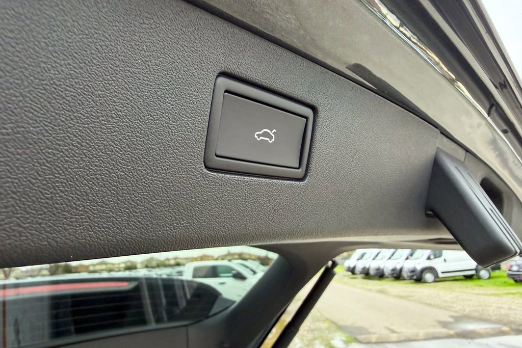 New 2026 Volkswagen Tiguan SE image 25