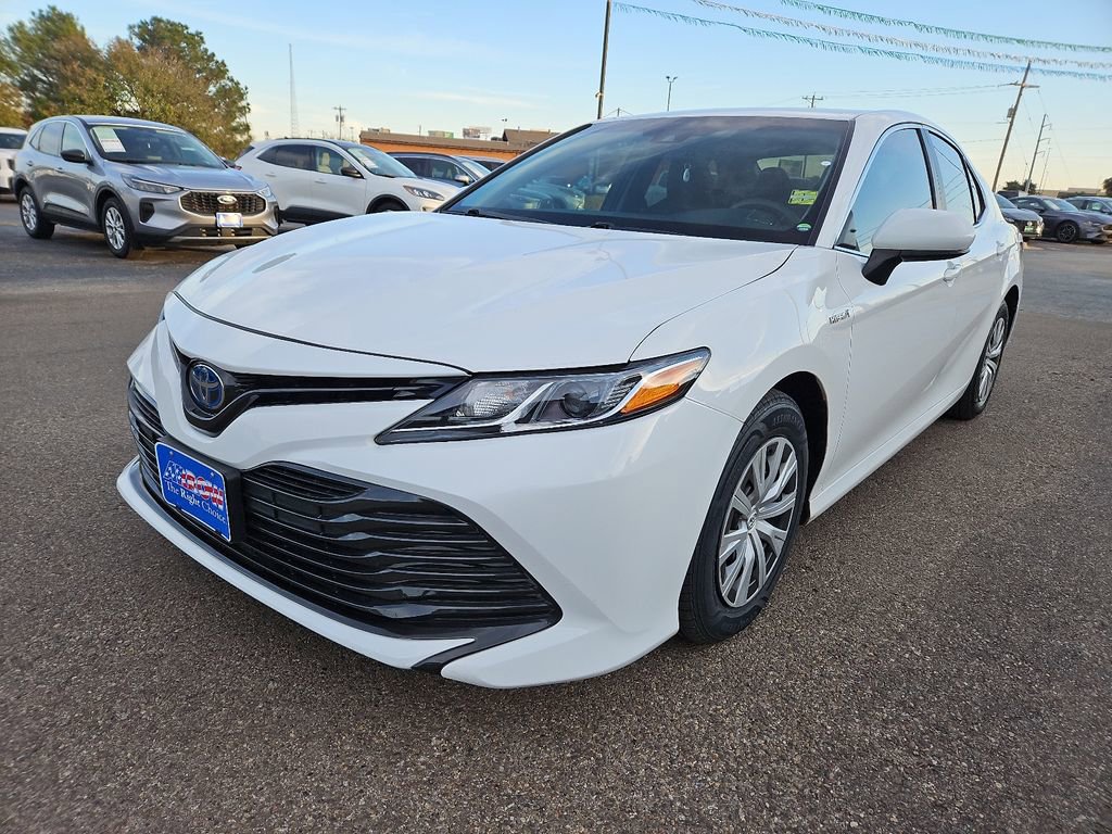 Used 2018 Toyota Camry LE image 4