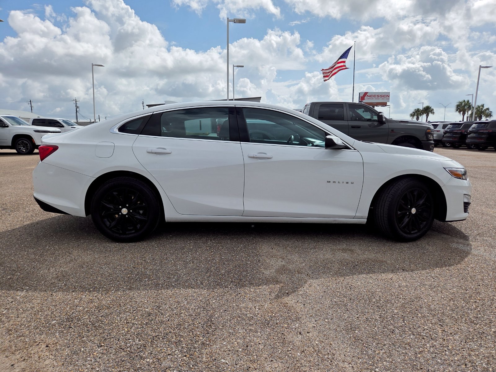 Used 2024 Chevrolet Malibu LT FWD image 8