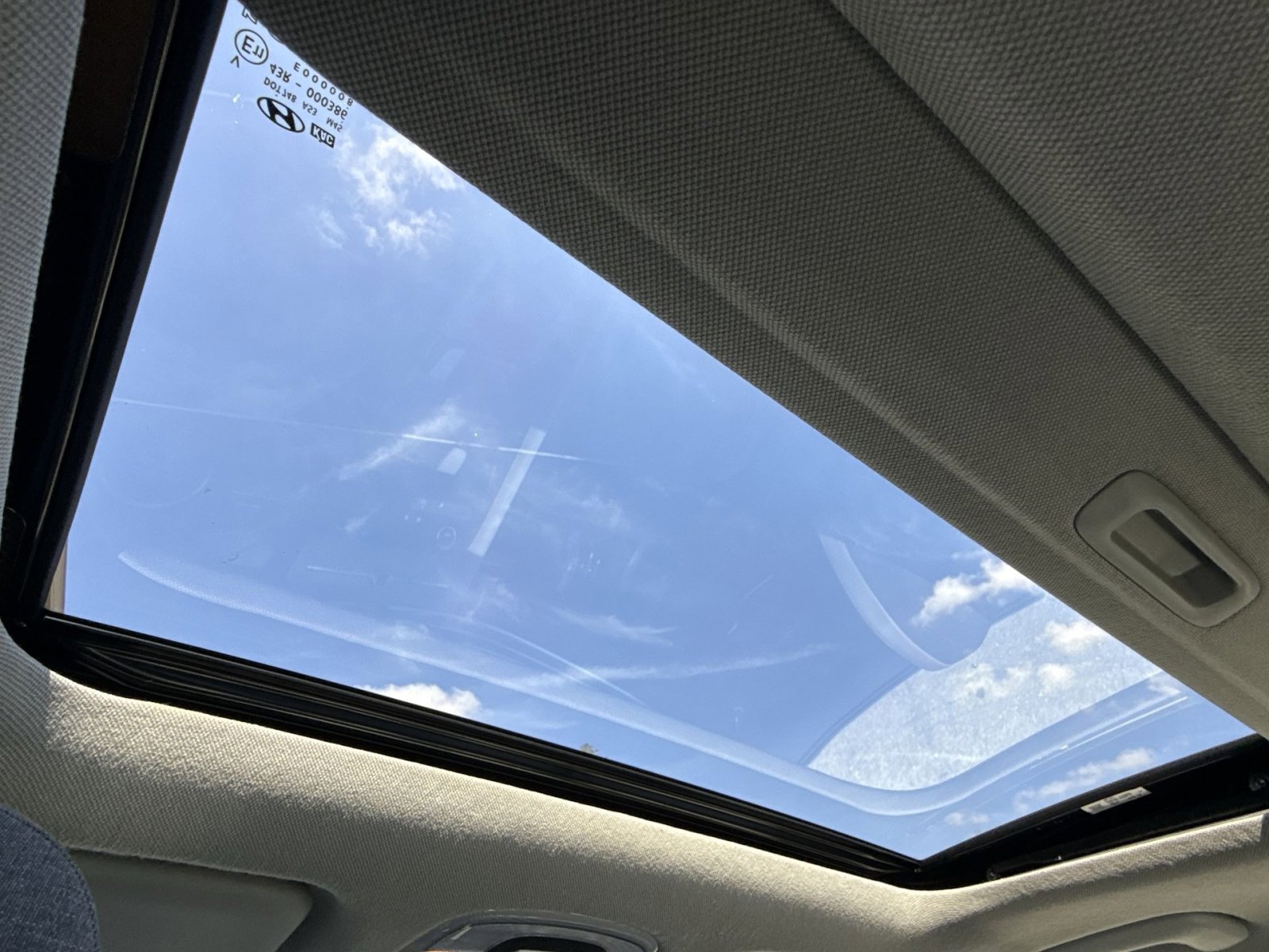 Certified 2024 Hyundai Elantra Limited image 23