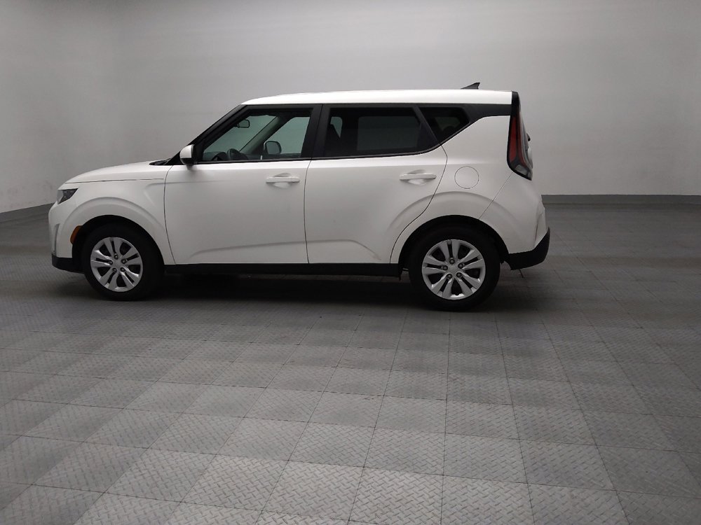 Used 2023 Kia Soul LX FWD image 3