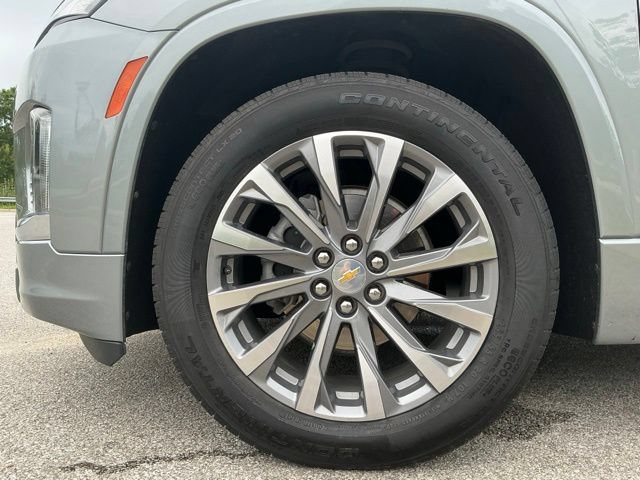 Used 2023 Chevrolet Traverse Premier FWD image 14