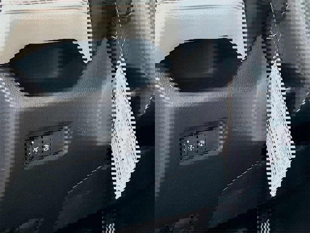 New 2025 Toyota RAV4 XLE image 10