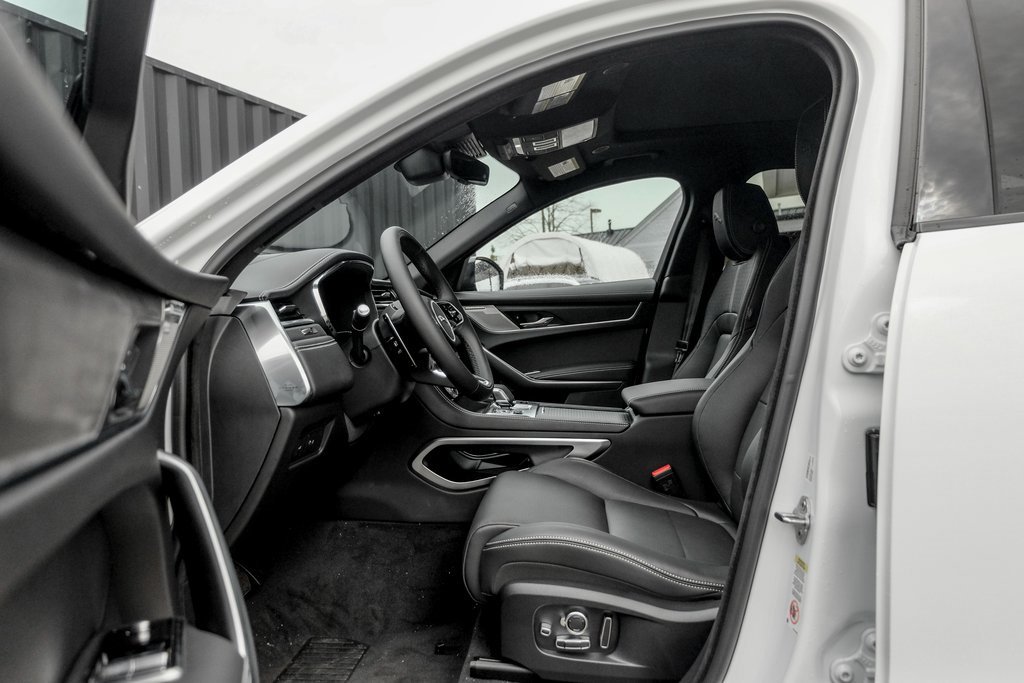 New 2026 Jaguar F-PACE R-Dynamic S image 10