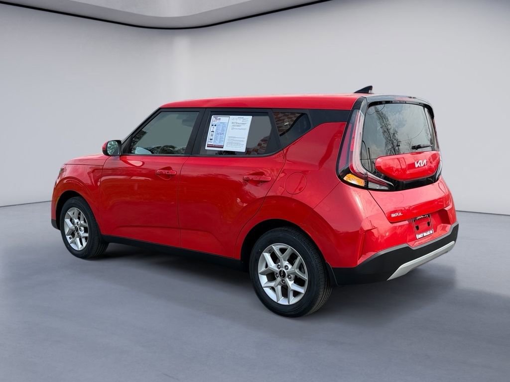 Used 2023 Kia Soul S FWD video 3