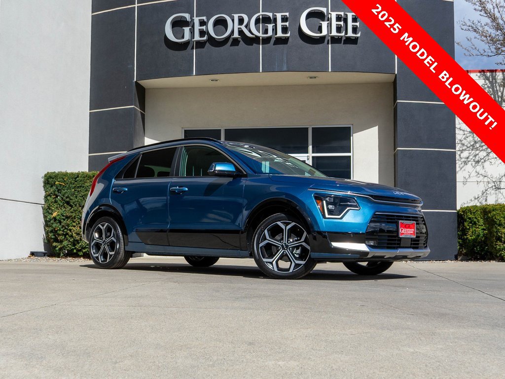 New 2025 Kia Niro SX Touring image 1