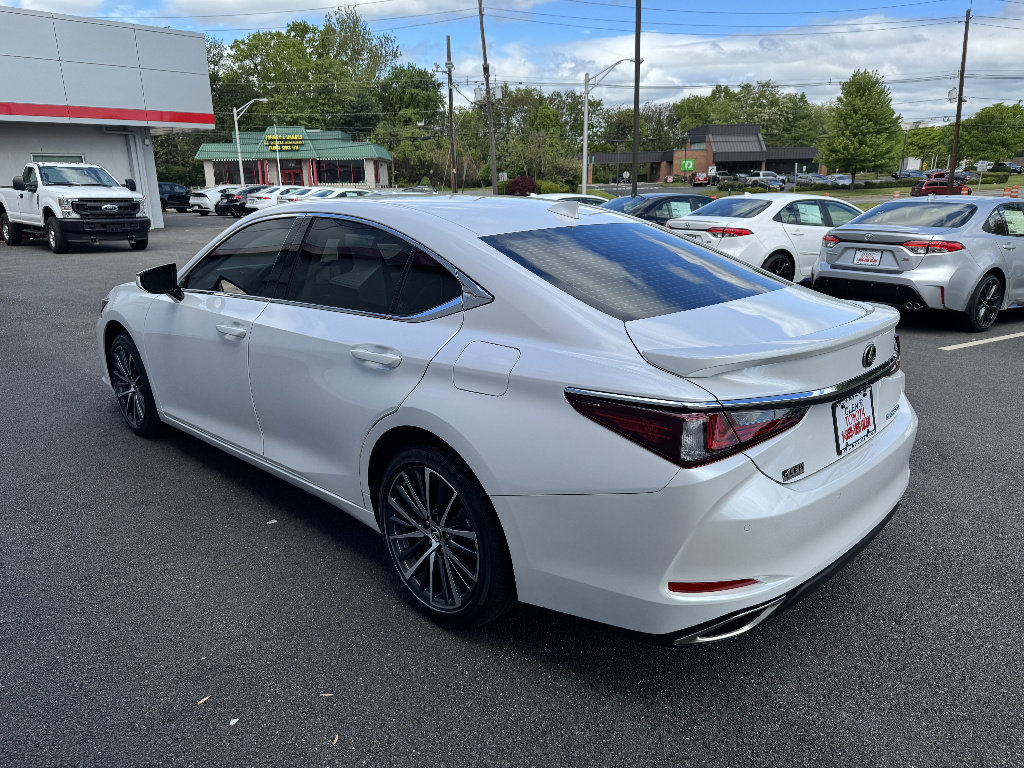 Used 2025 Lexus ES 350 w/ Premium Package FWD image 7