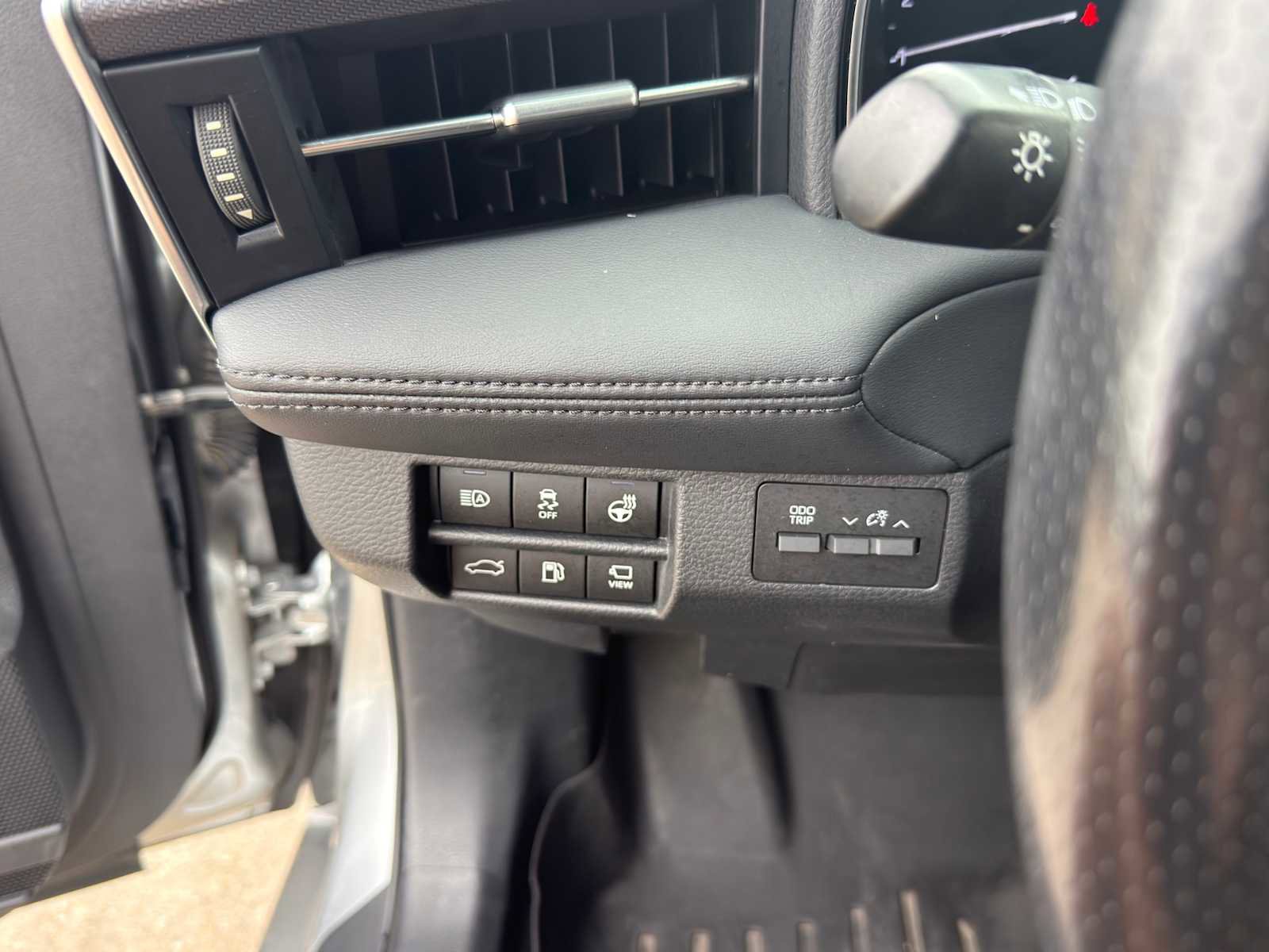 Used 2019 Toyota Avalon Touring w/ Advanced Safety Package FWD image 19