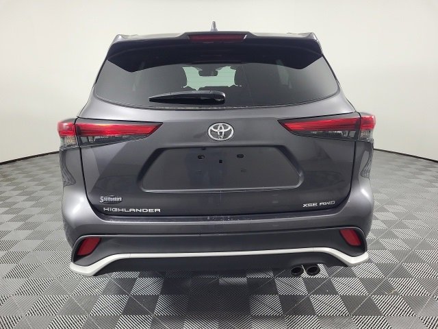 Used 2022 Toyota Highlander XSE image 8
