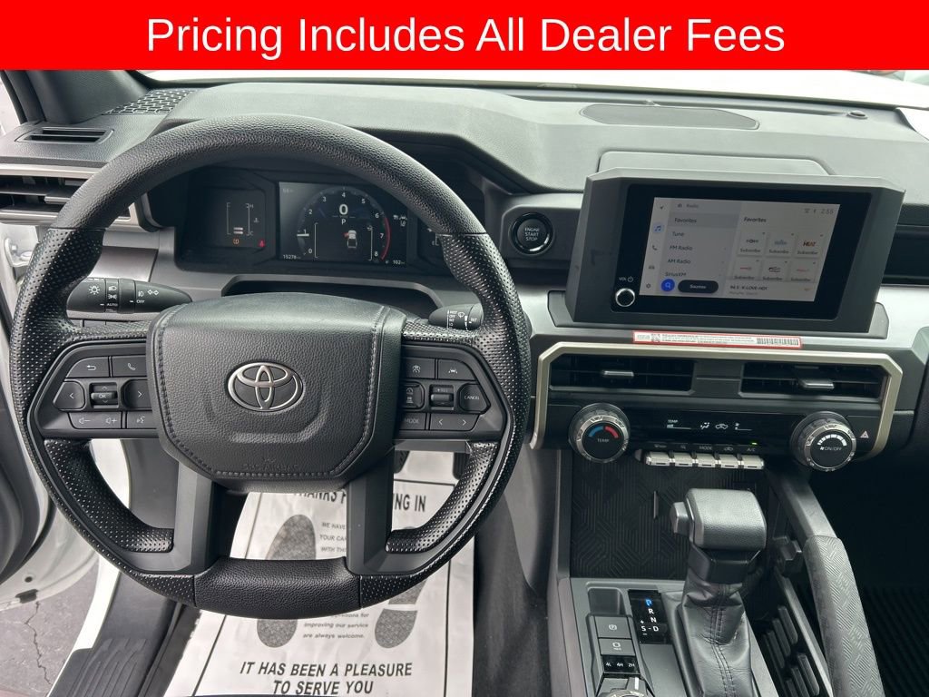 Used 2025 Toyota Tacoma SR5 AWD/4WD image 5