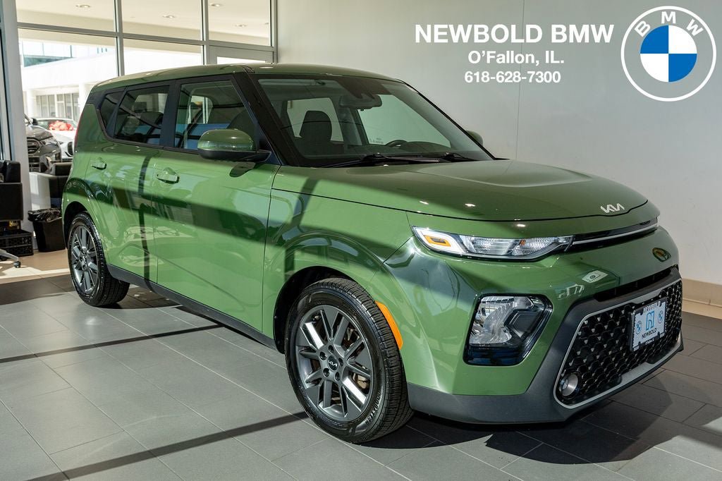 Used 2022 Kia Soul EX FWD image 1
