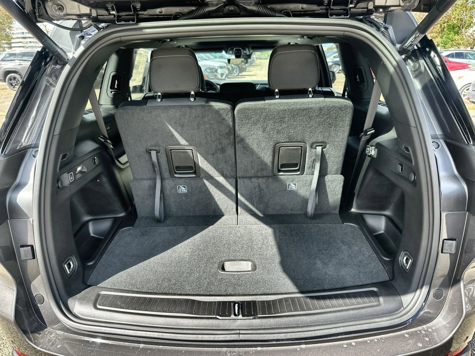 New 2025 Jeep Grand Cherokee L Laredo w/ Luxury Tech Group I image 26