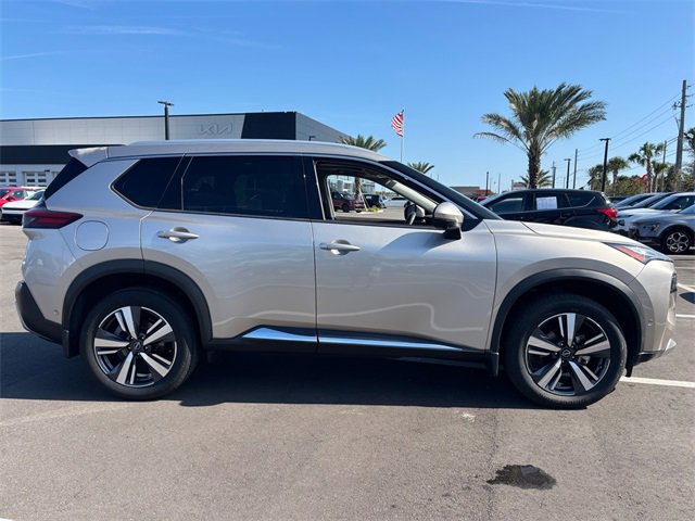 Used 2022 Nissan Rogue Platinum w/ Head-Up Display Package image 17