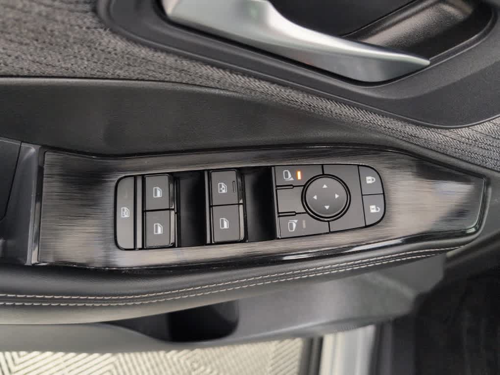 Used 2023 Nissan Rogue SV FWD image 20
