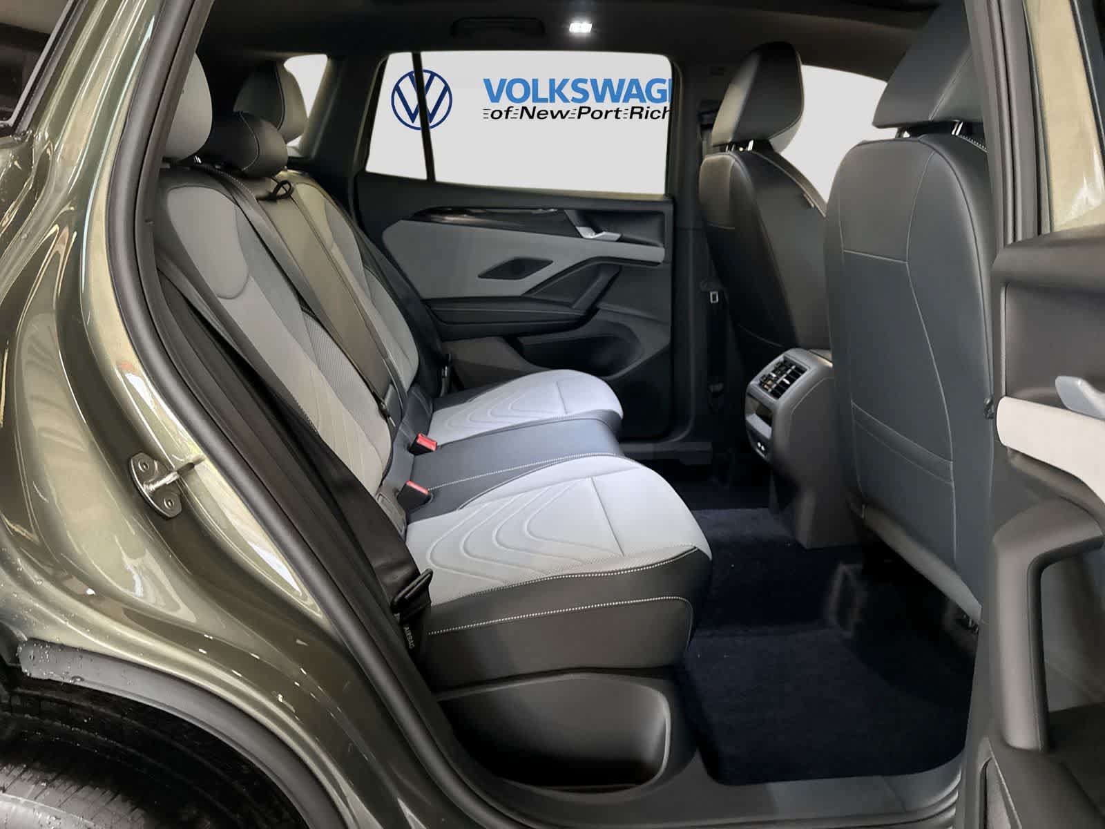 New 2026 Volkswagen Tiguan SE R-Line FWD image 27