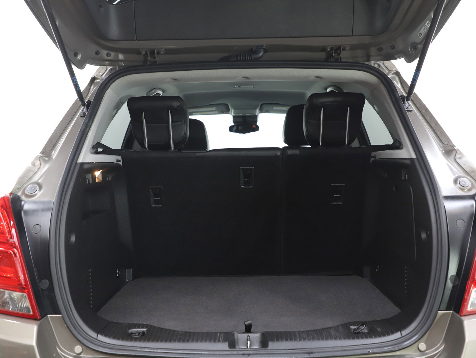 Used 2021 Chevrolet Trax LT AWD/4WD image 16