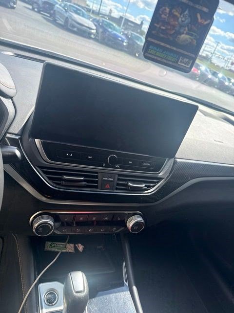 Used 2023 Nissan Altima 2.5 SR w/ SR Premium Package FWD image 12