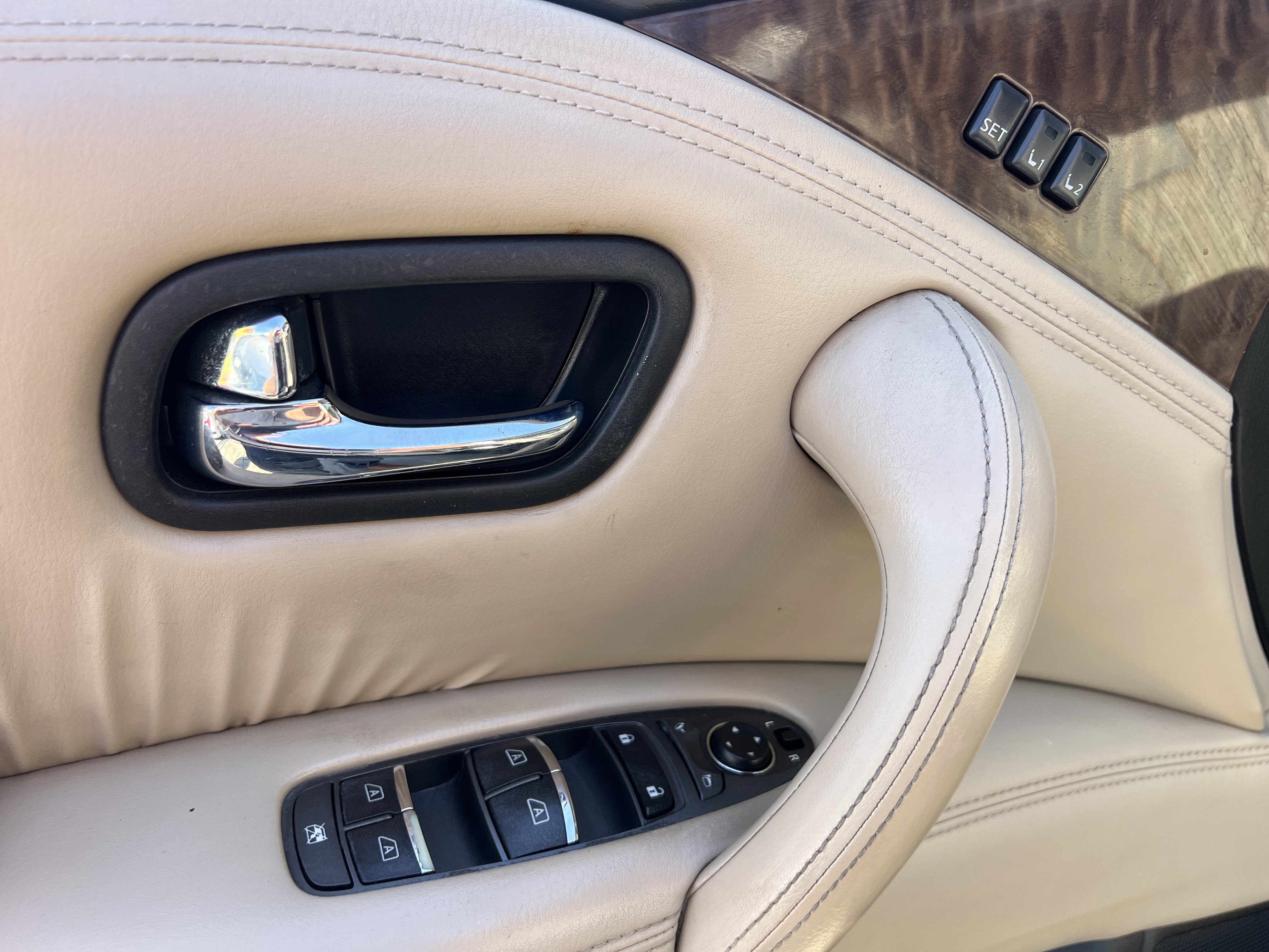 Used 2018 Nissan Armada SL w/ Premium Package image 12