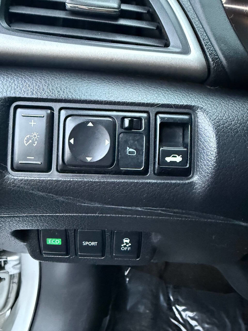 Used 2015 Nissan Sentra S FWD image 37