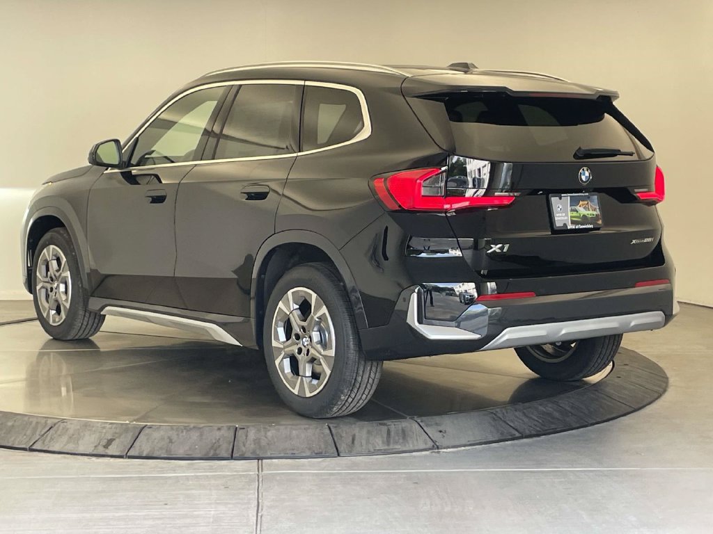 New 2027 BMW X1 xDrive28i w/ Technology Package AWD/4WD image 3