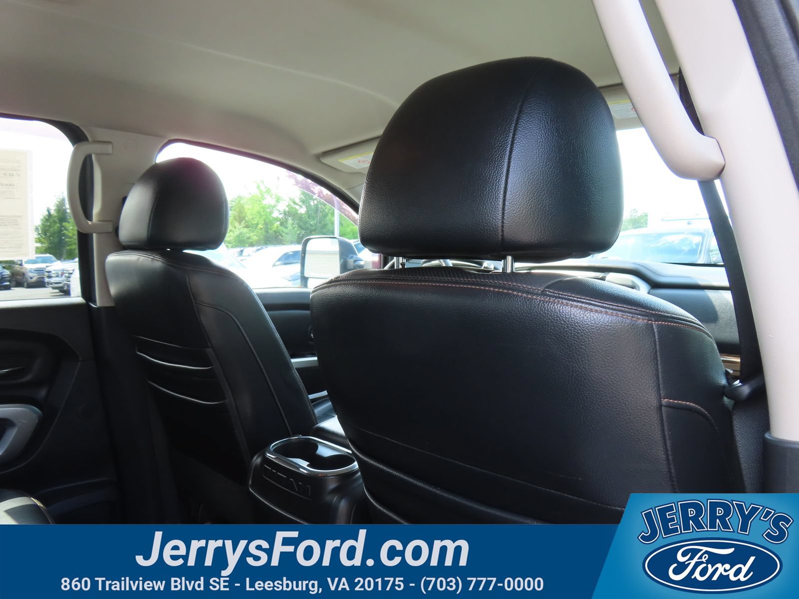 Used 2017 Nissan Titan SL w/ Chrome Package AWD/4WD image 38