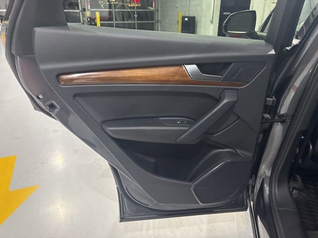 Used 2023 Audi Q5 2.0T Premium w/ Convenience Package image 28