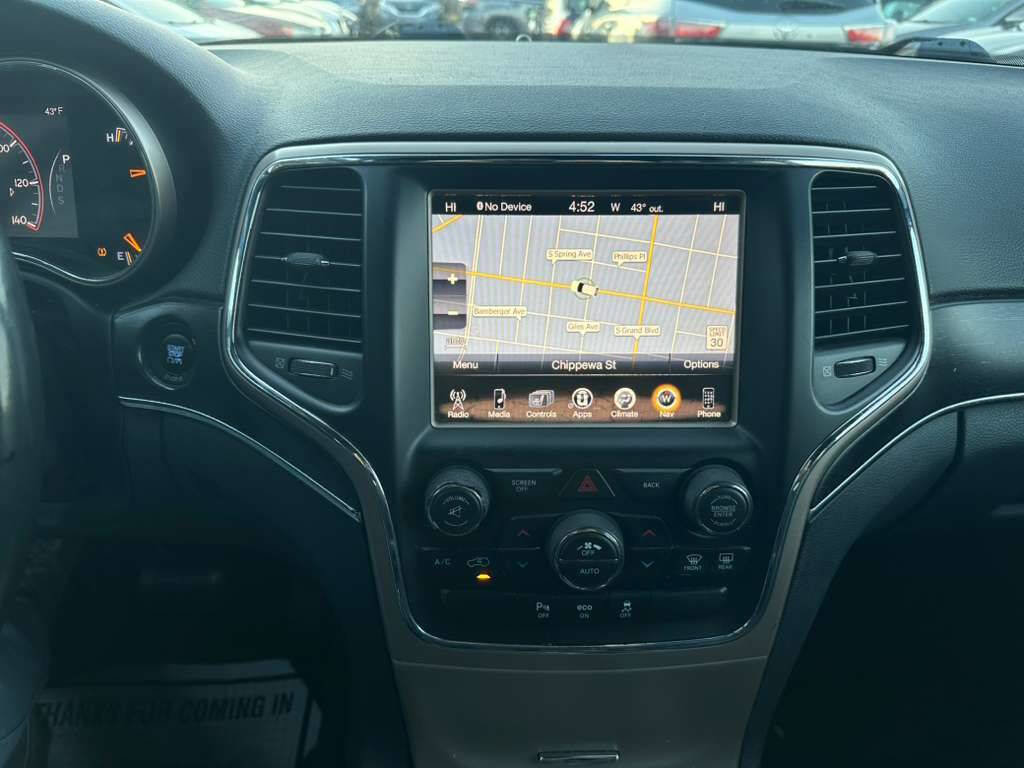 Used 2015 Jeep Grand Cherokee Limited image 16