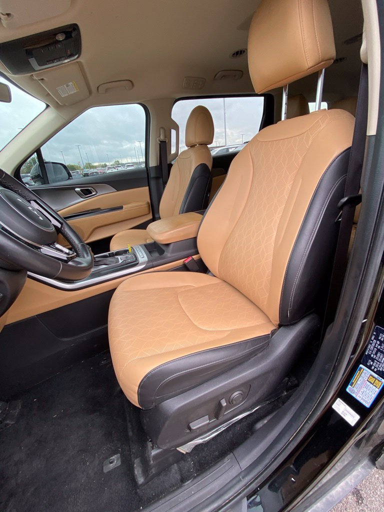 Certified 2024 Kia Carnival LX FWD image 10