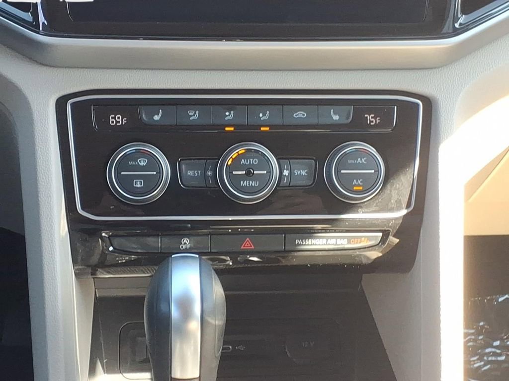 Used 2023 Volkswagen Atlas SE image 14