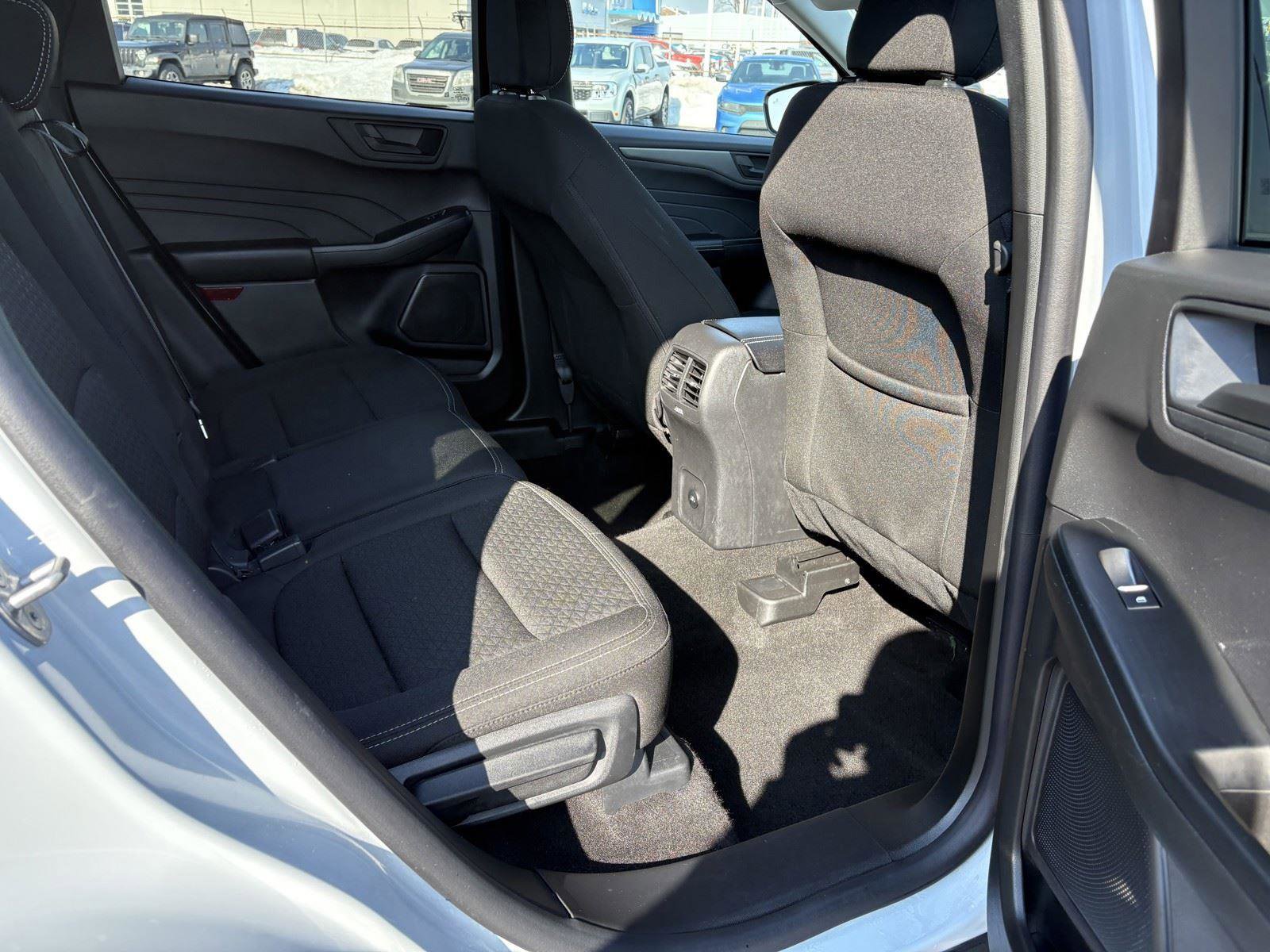 Used 2025 Ford Escape Active AWD/4WD image 12