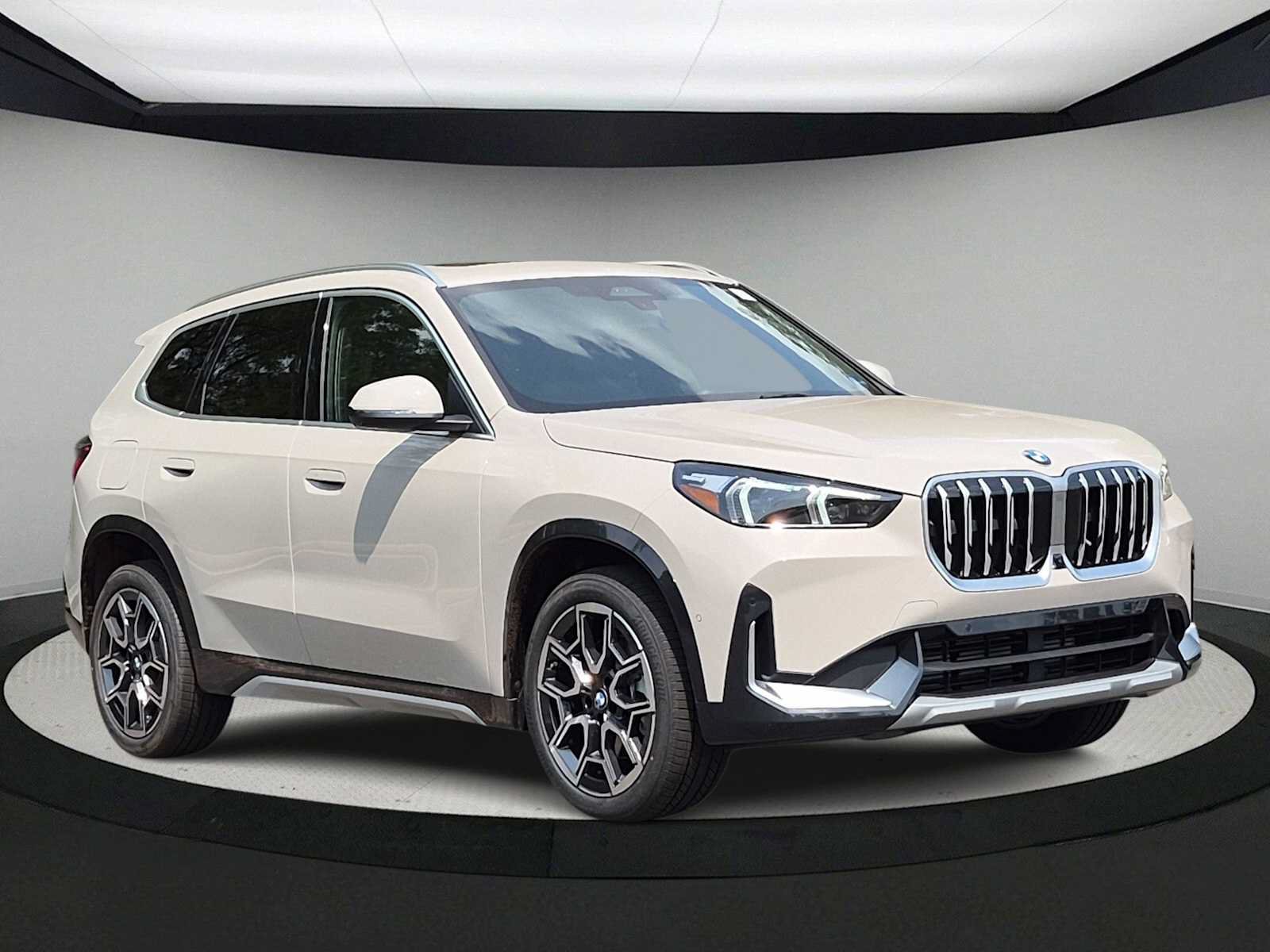 New 2027 BMW X1 xDrive28i AWD/4WD image 2