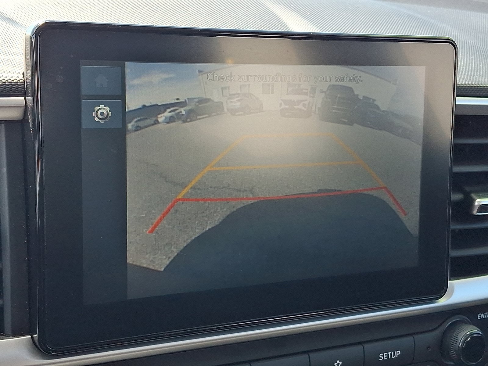 Certified 2025 Hyundai Venue SEL FWD image 19