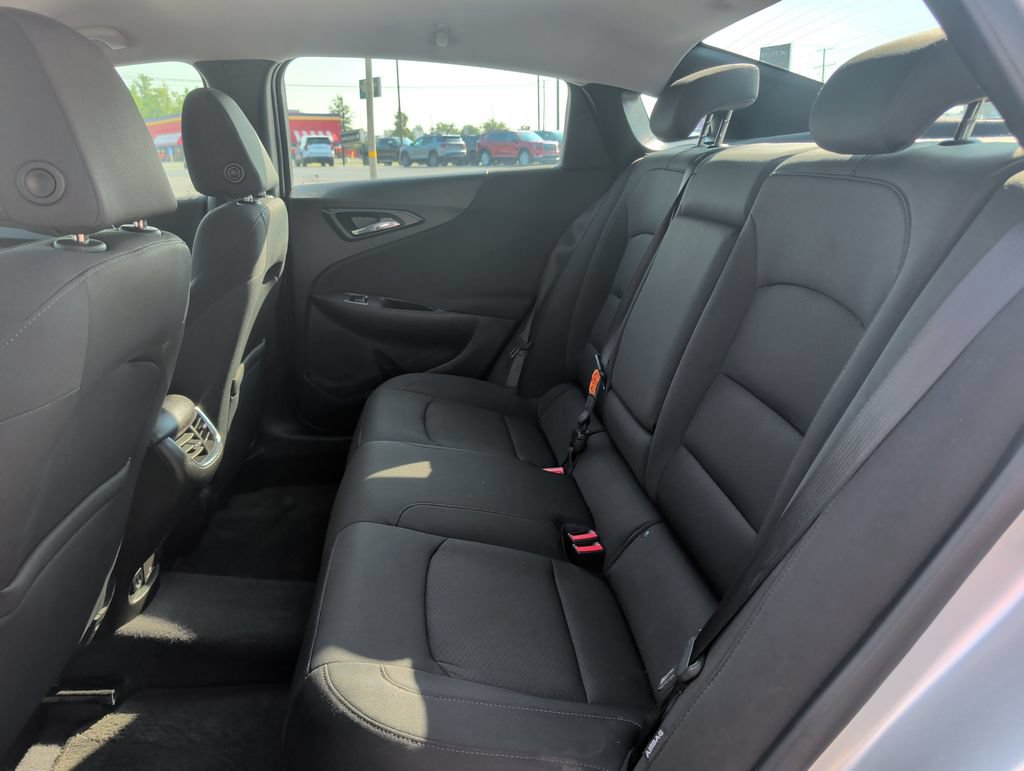 Used 2017 Chevrolet Malibu LT w/ Driver Confidence Package FWD image 19