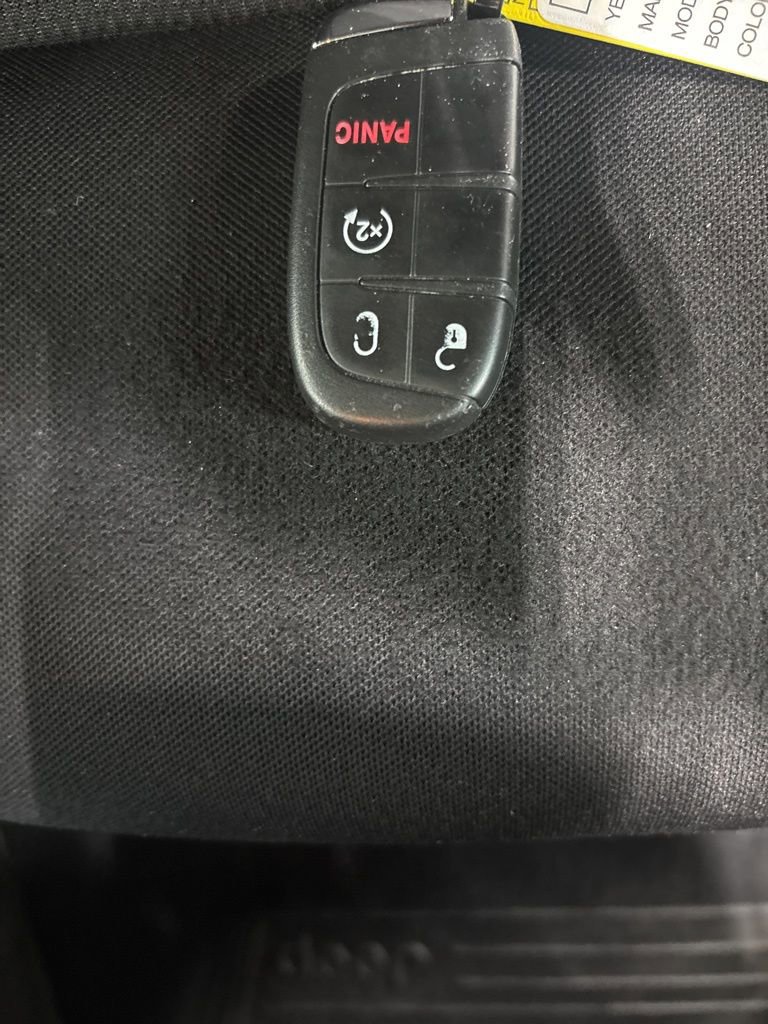 Used 2017 Jeep Renegade Latitude image 27