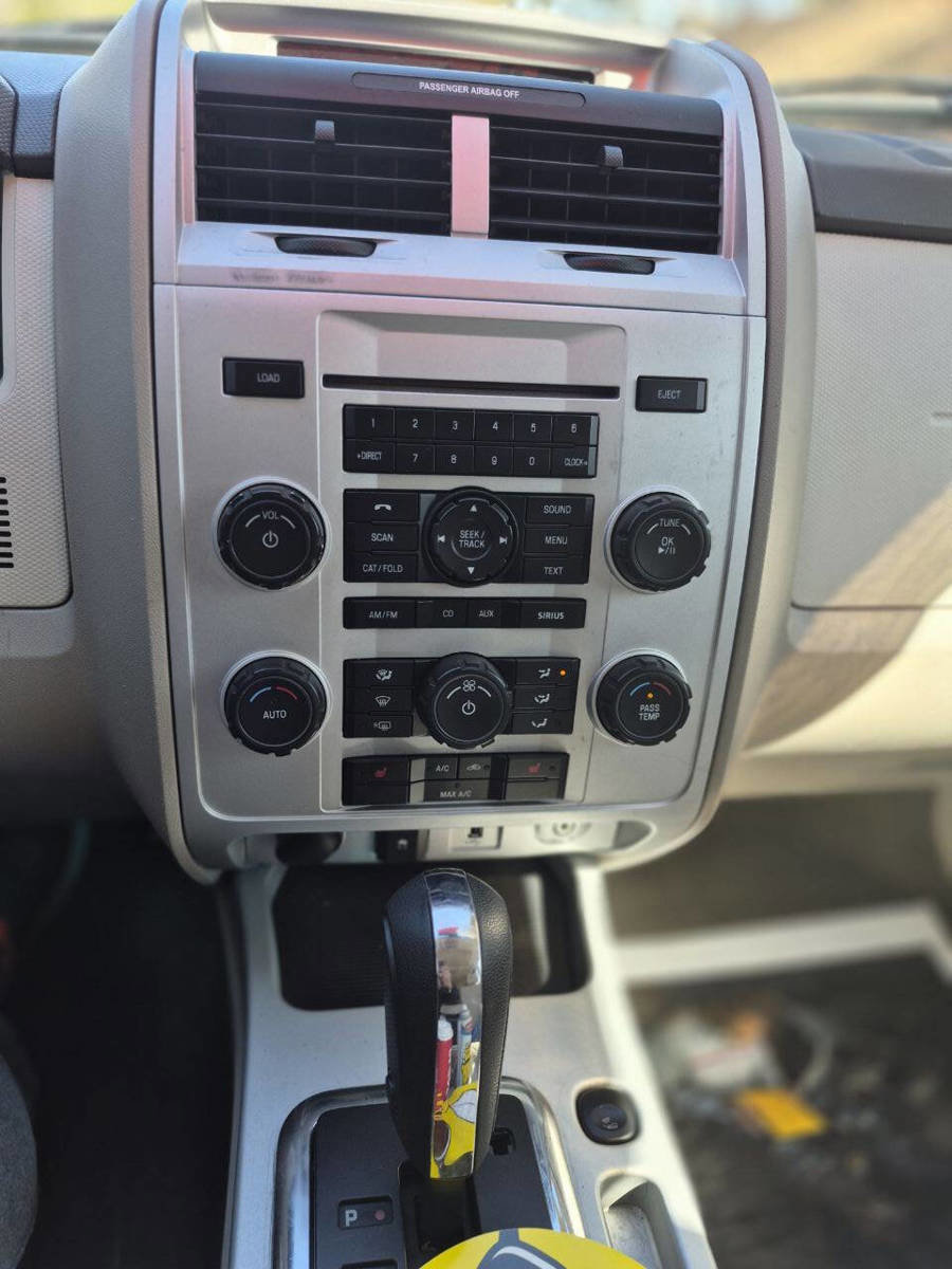 Used 2010 Mercury Mariner Premier AWD/4WD image 12
