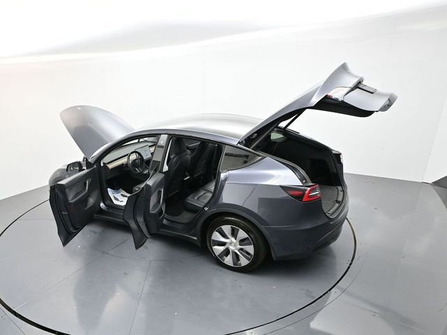 Used 2021 Tesla Model Y Long Range image 37