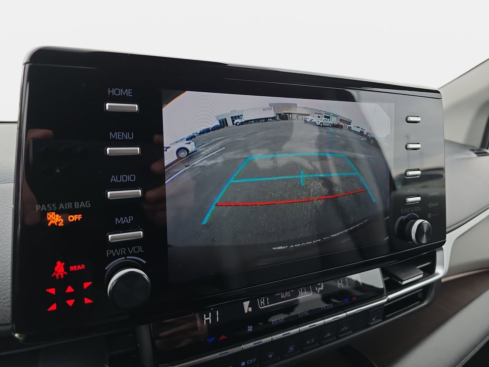 Used 2023 Toyota Sienna XLE image 24