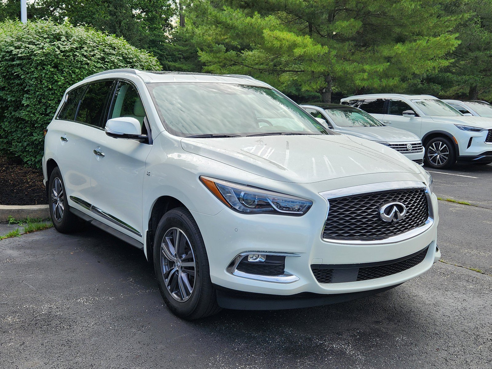Certified 2018 INFINITI QX60 Luxe w/ Premium Plus Package AWD/4WD image 2