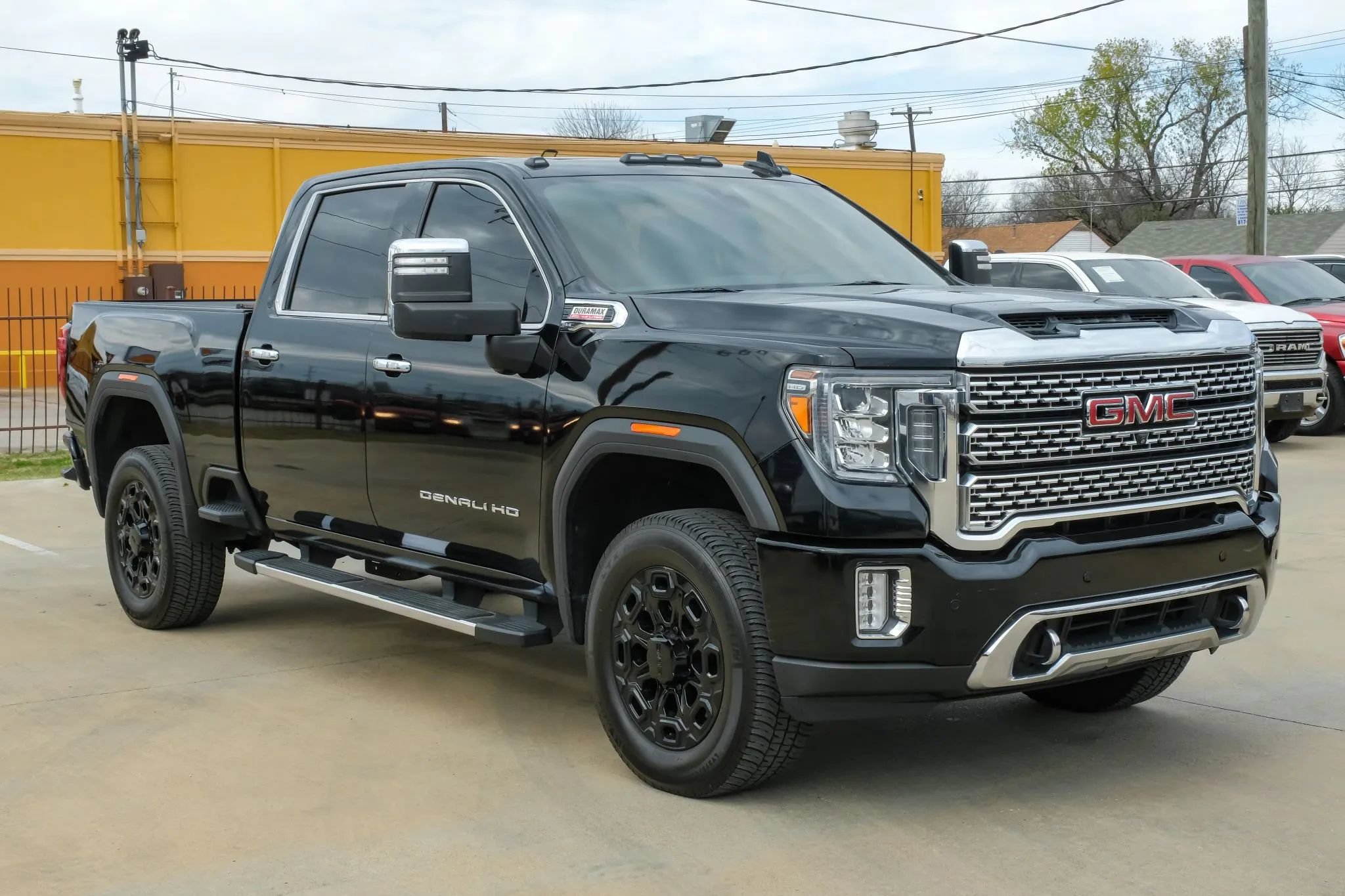 Used 2020 GMC Sierra 2500 Denali w/ Denali Ultimate Package AWD/4WD image 2
