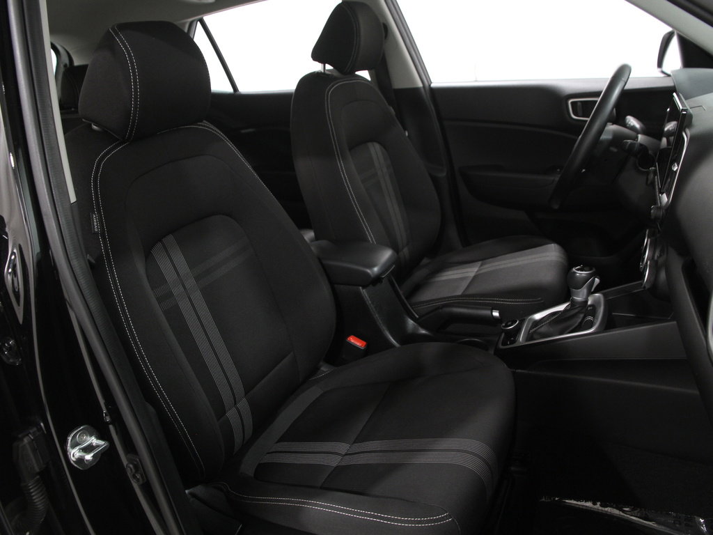 Certified 2021 Hyundai Venue SEL w/ Premium Package image 17