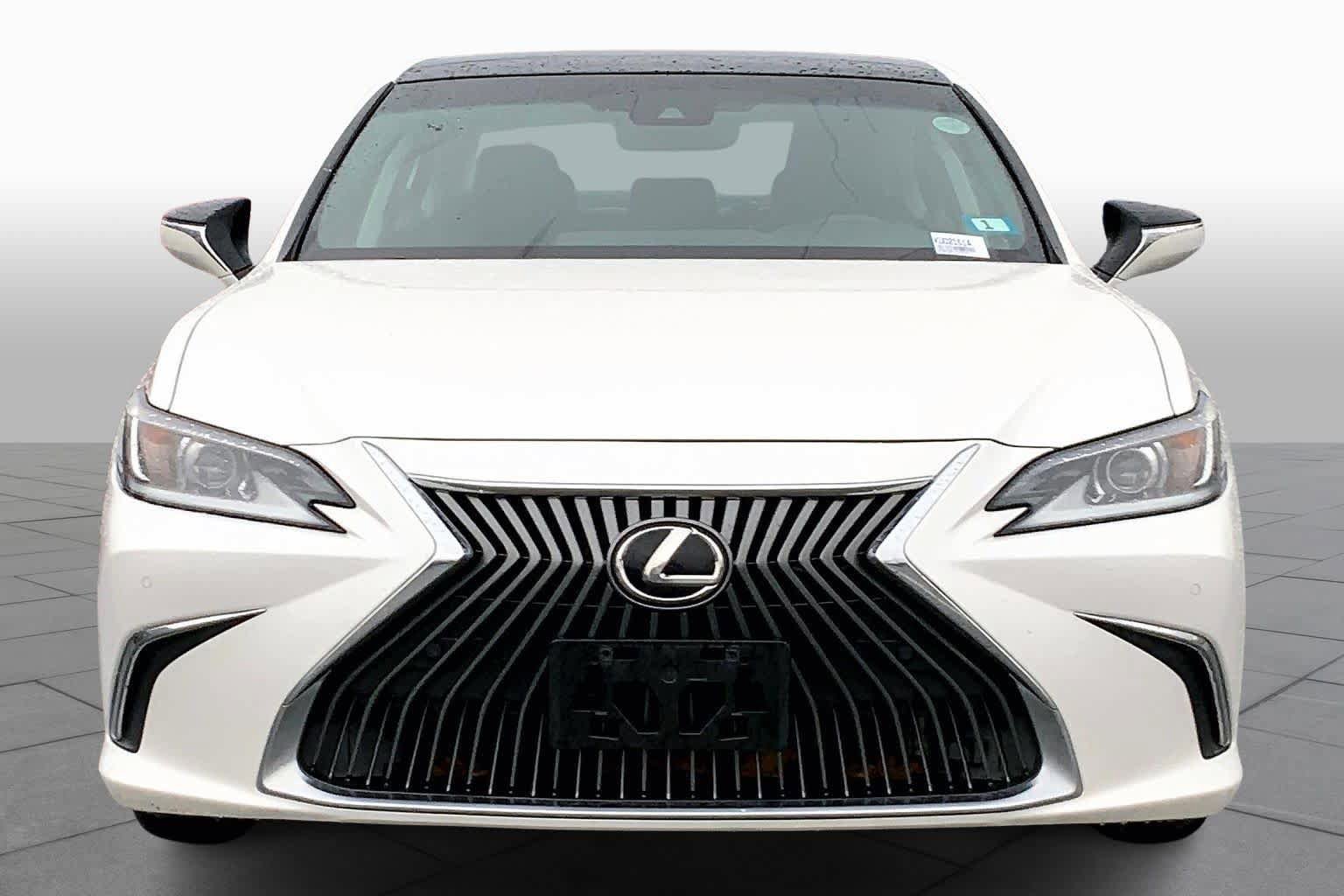 Used 2019 Lexus ES 350 w/ Accessory Package 2 image 4